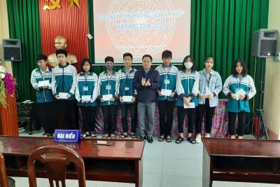 Đoàn trường THPT C Hải Hậu tổ chức trao quỹ tình thương “Vũ Văn Hiếu”