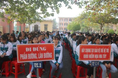 Tổ chức tuyên truyền an toàn giao thông, phòng chống ma túy và các tệ nạn xã hội